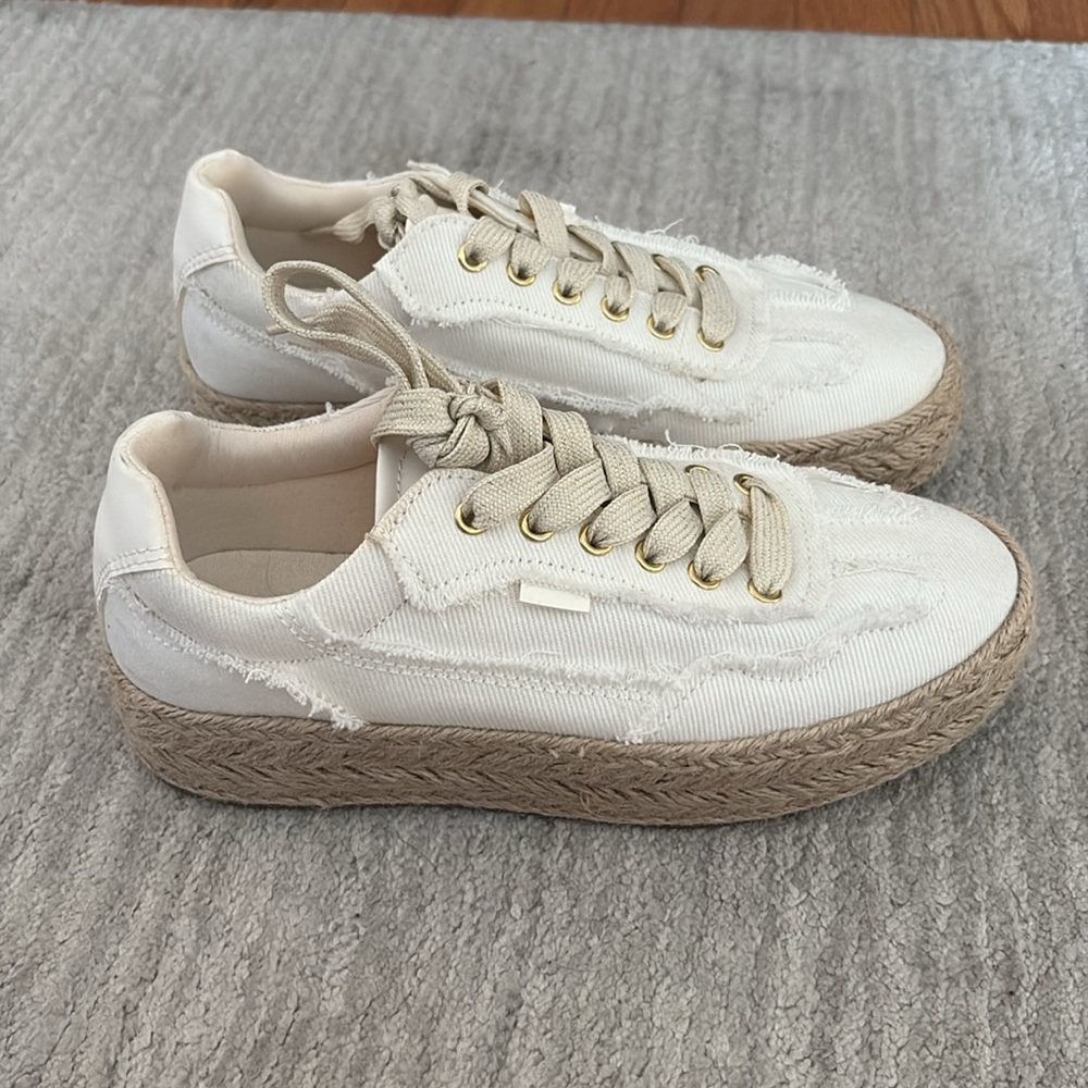 H & M white platform sneakers
